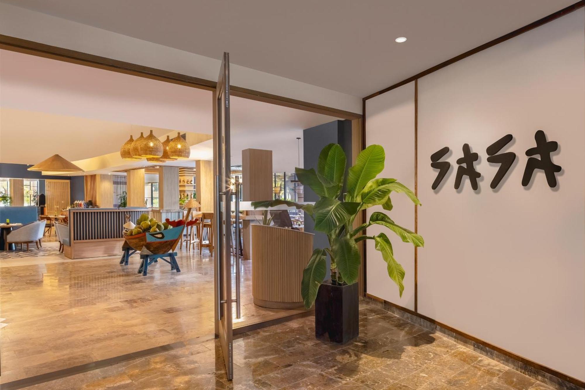 Melia Danang Beach Resort Bagian luar foto